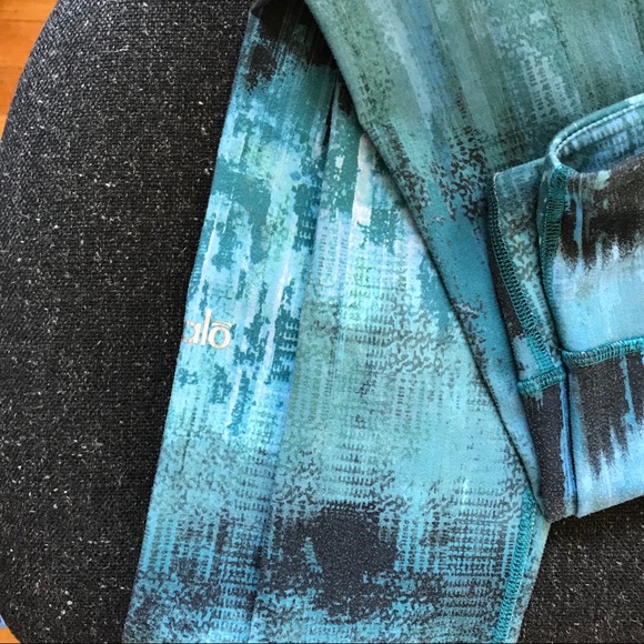 ALO Yoga Pants - 🚨Alo Yoga Desert Deep Teal Airbrush Legging🚨